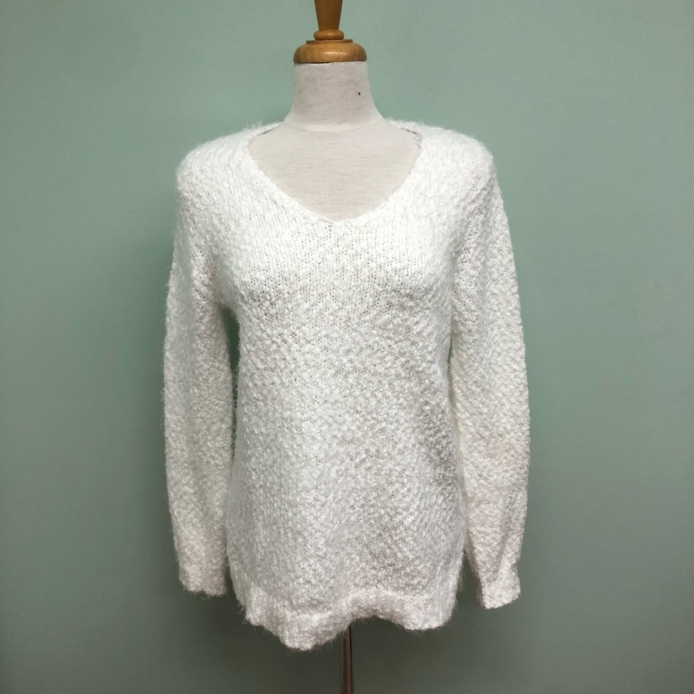 Kenneth Cole Reaction | Women's Fuzzy Sweater | White | Small